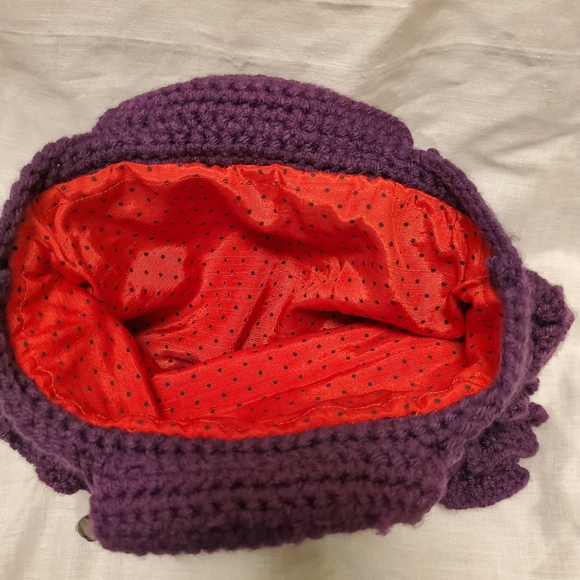 Beautiful Handmade Purple Ruffled Crocheted Handbag Purse Red Lining Grannycore - Picture 4 of 8